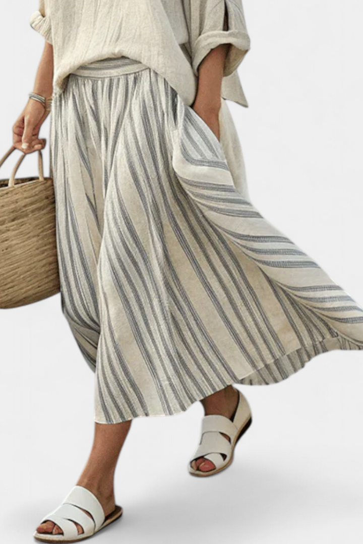Aurora — Blouse Confortable et Jupe Midi Rayée