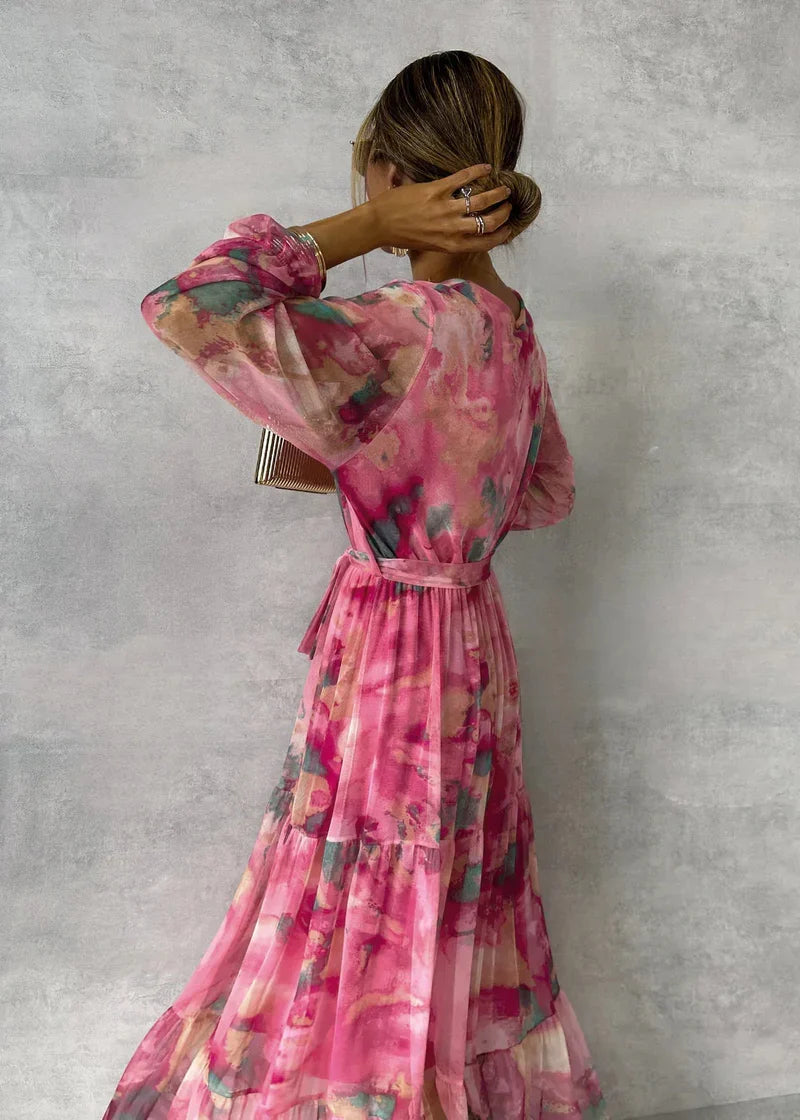 ZOEY | Robe Fleurie Vibrante avec Silhouette Étagée Flatteuse