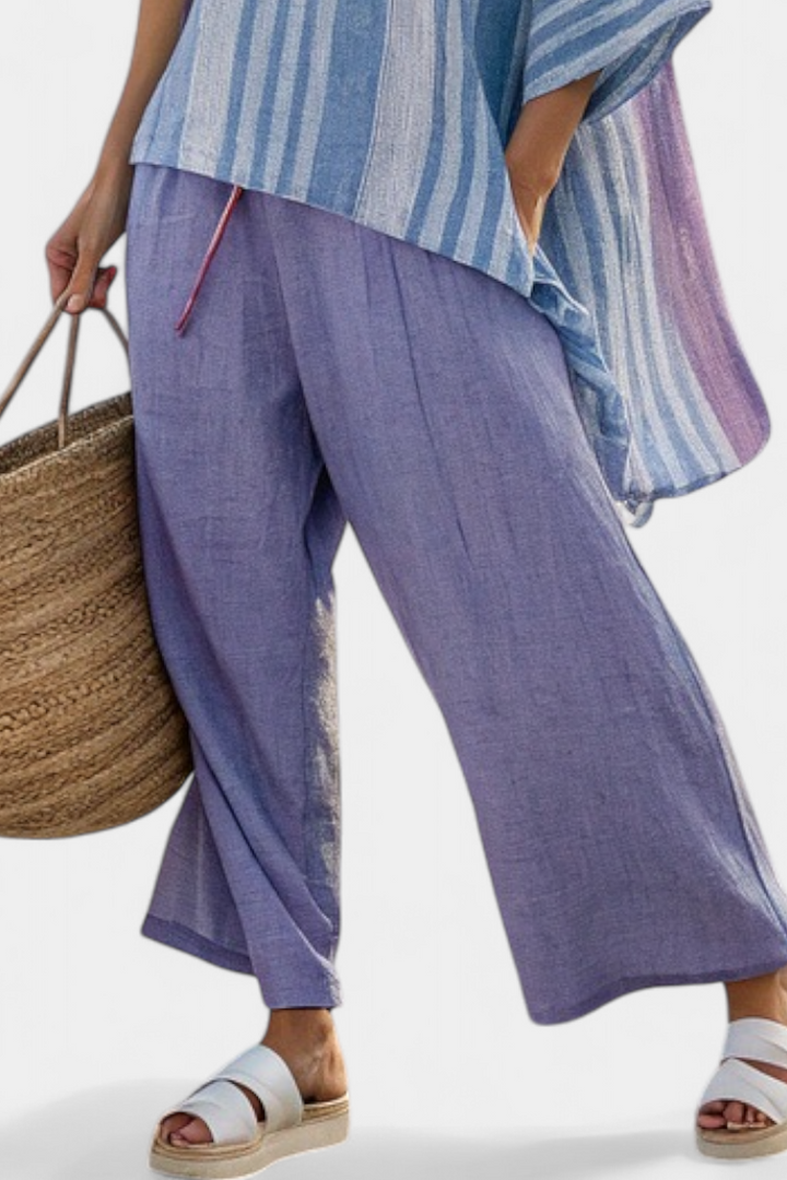 Carlotta – Haut Élégant en Lavande et Bleu Ciel avec Pantalon en Lin