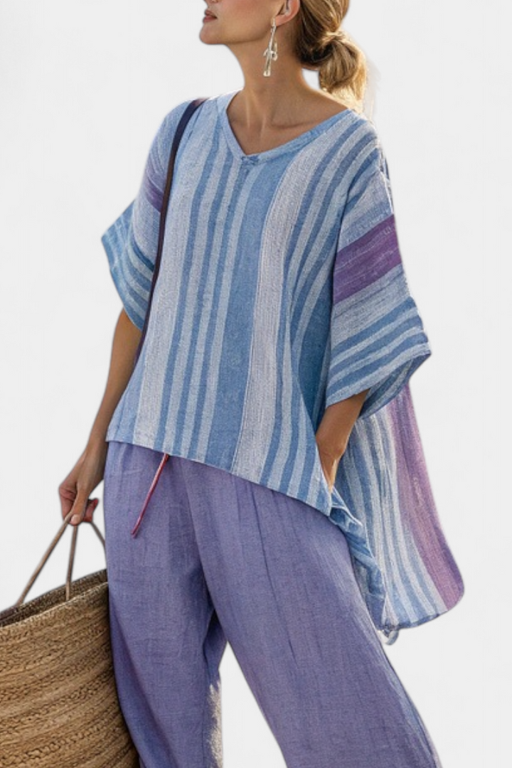 Carlotta – Haut Élégant en Lavande et Bleu Ciel avec Pantalon en Lin