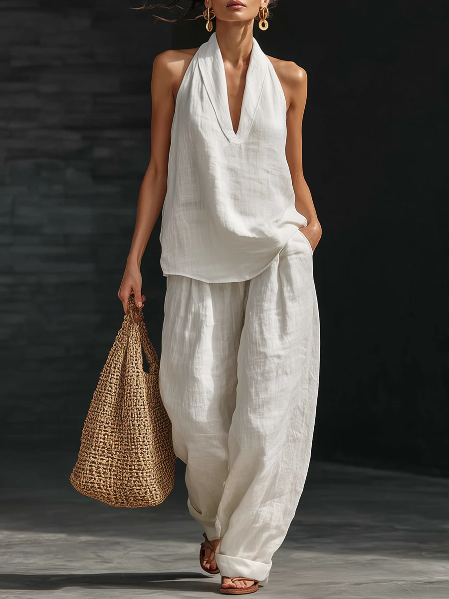 Costume en lin avec décolleté en V et pantalons fluides