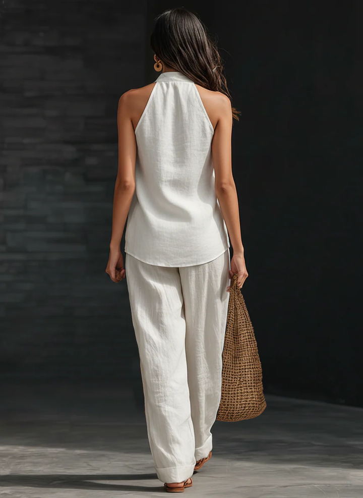 Costume en lin avec décolleté en V et pantalons fluides