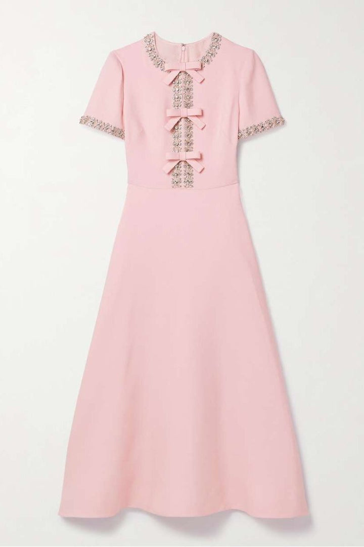 Aria™ | Robe avec embellissement en cristal et détail de nœud